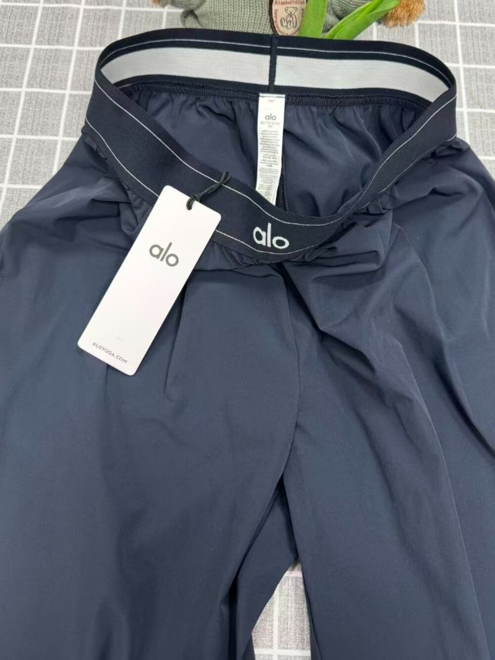 💙 Navy Blue Alo Yoga Suit Up Pants (Regular Length) - Casual Chic 🙆‍♀️ NWT - Picture 5 of 7